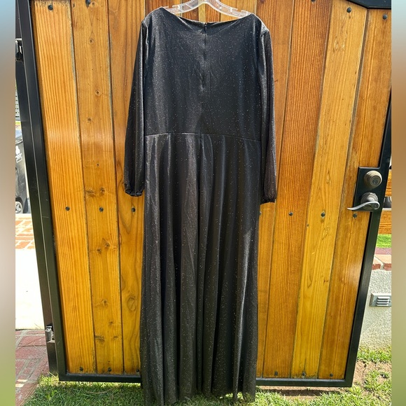 Ever-Pretty Women's Glitter A Line High Slit V-Neck Plus Size Formal Gown - Picture 3 of 4